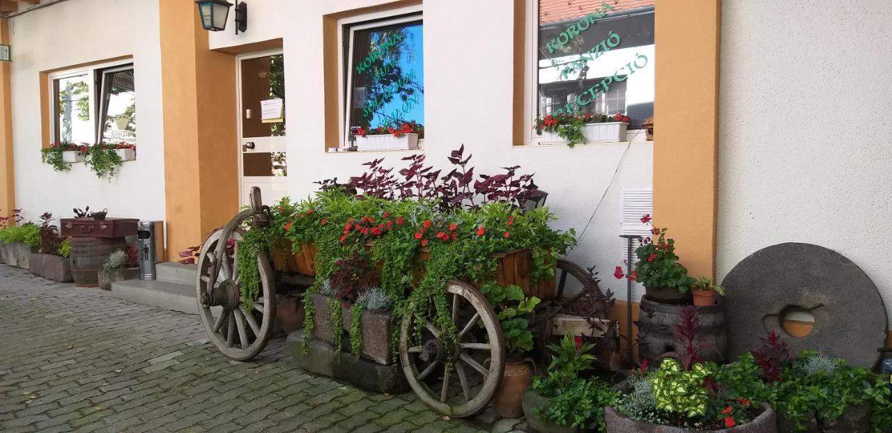 Bed and Breakfast Korona Panzió Odorheiu Secuiesc Exterior foto
