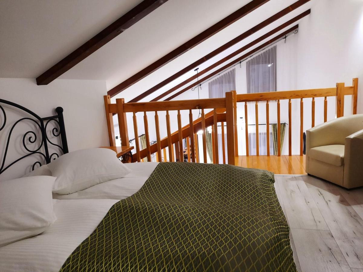 Bed and Breakfast Korona Panzió Odorheiu Secuiesc Exterior foto