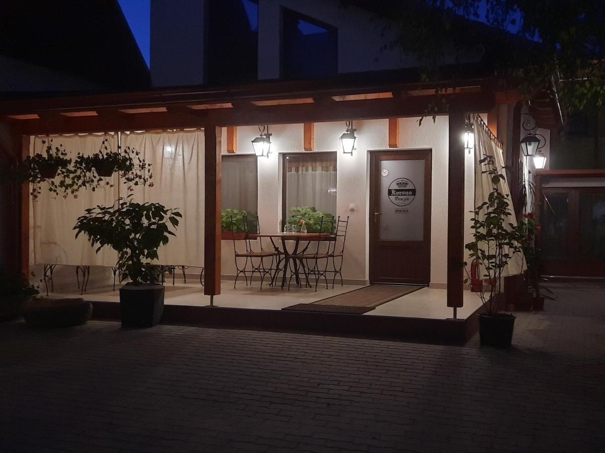 Bed and Breakfast Korona Panzió Odorheiu Secuiesc Exterior foto