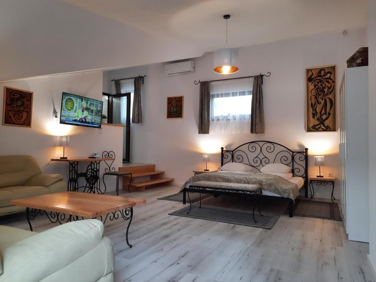 Bed and Breakfast Korona Panzió Odorheiu Secuiesc Exterior foto