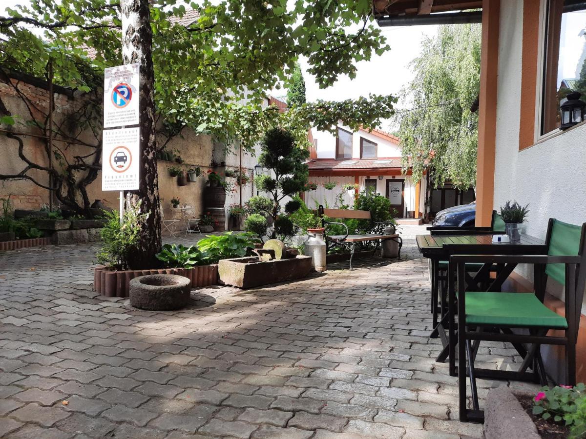 Bed and Breakfast Korona Panzió Odorheiu Secuiesc Exterior foto