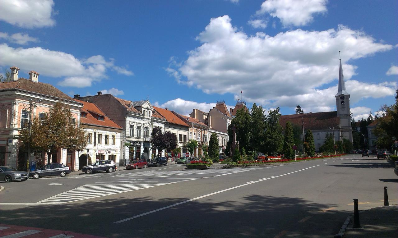 Bed and Breakfast Korona Panzió Odorheiu Secuiesc Exterior foto